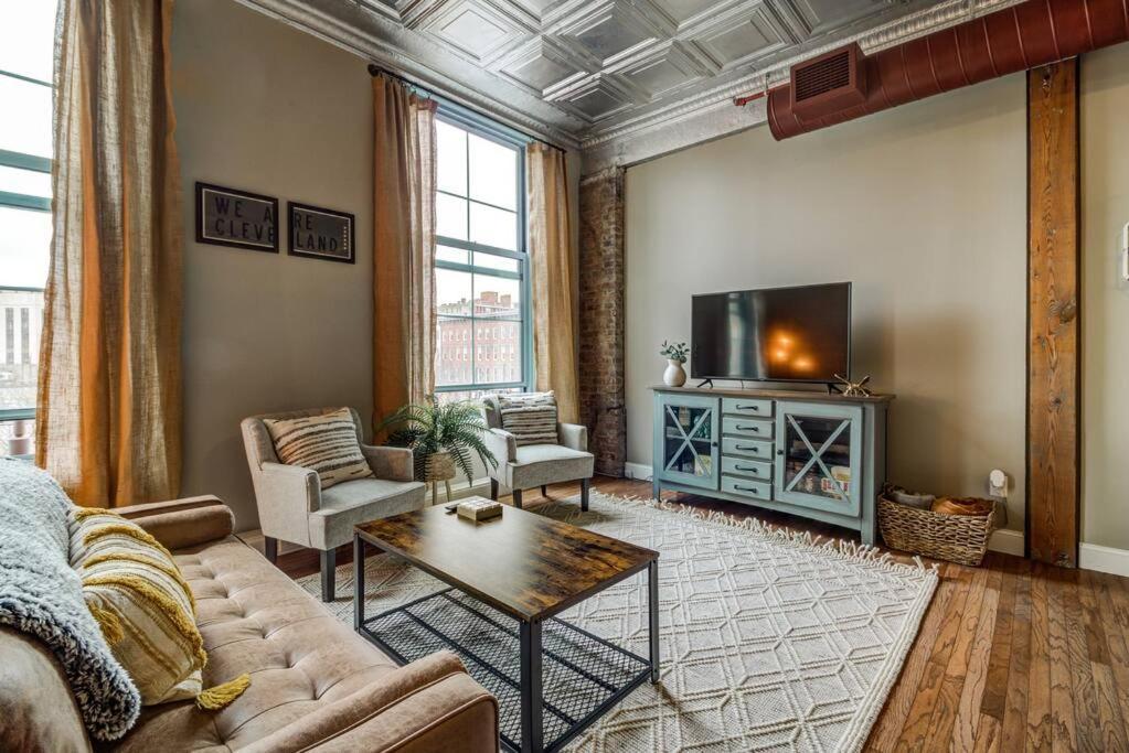 Good Vibes Loft - Dt Cle Walk To All The Stadiums Cleveland Bagian luar foto